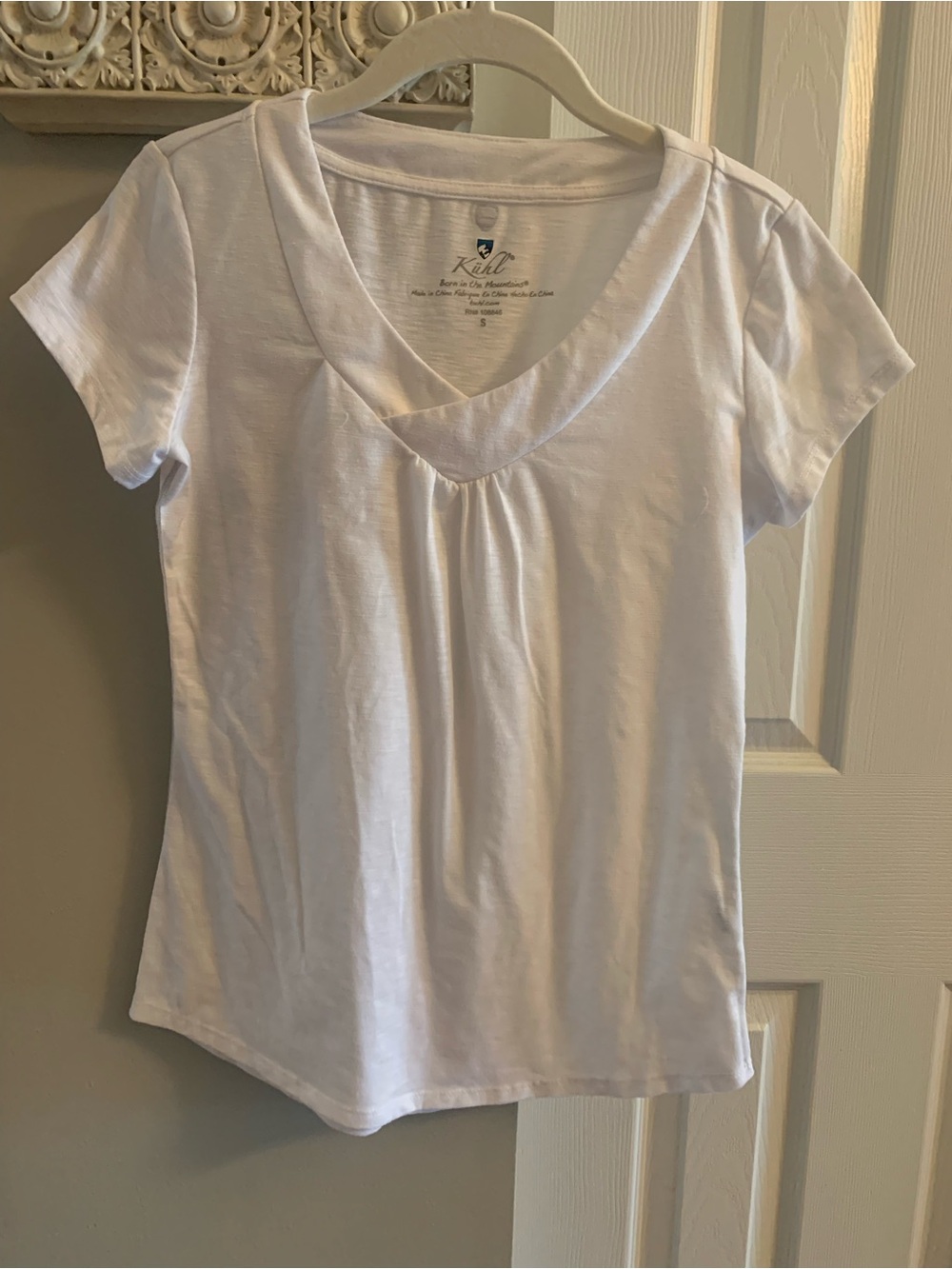Kühl Women’s Short Sleeve Tee — White with Blue Logo - S